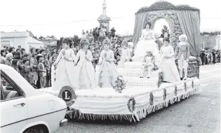  ?? PHOTO: ODT FILES ?? Is this you? Float princess Julie Taylor rides on the Alexandra Lions Club’s float ‘‘Dresden China’’, before being crowned Blossom Festival Queen for 1978.