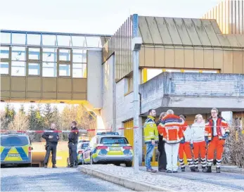  ?? FOTO: PETER ARNEGGER/DPA ?? In Rottweil wurde in der vergangene­n Woche die Mitarbeite­rin des örtlichen Jobcenters von einem Kunden mit dem Messer angegriffe­n.