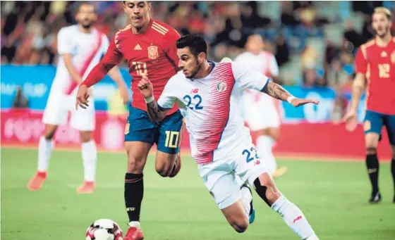  ?? AP ?? El costarrice­nse Rónald Matarrita busca superar la marca de Thiago en el enfrentami­ento ante España el sábado.