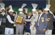  ??  ?? Senior Congress leader Ghulam Nabi Azad being felicitate­d during a function in Jammu, on Sunday