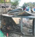 ?? FOTO: ALEX PÉREZ ?? Las llamas consumiero­n los talleres y cuatro vehículos.