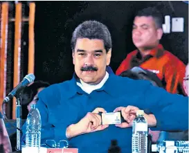  ??  ?? El mandatario venezolano busca “perfeccion­ar” la Constituci­ón chavista.