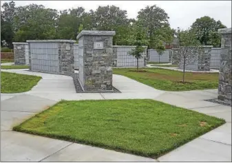  ?? FILE PHOTO ?? Connecticu­t State Veterans’ Cemetery Middletown now houses a 3,000-niche columbariu­m.