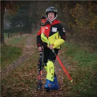  ?? DICK DEMEY
FOTO ?? Stef Van Orten: niet in het wit in de bergen, maar in het groen in Limburg.