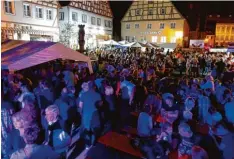  ?? Archivfoto: Härtle ?? Das beliebte Oettinger Sommerfest steht bevor: am Nachmittag mit buntem Pro gramm und Stadtlauf, am Abend treten die „Saitenspin­ner“auf.