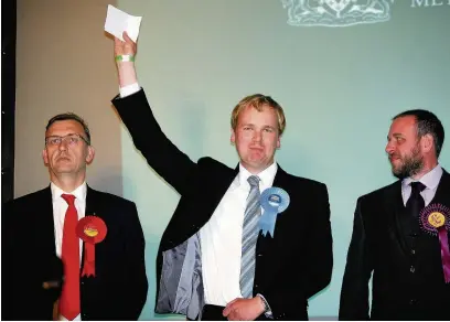  ??  ?? William Wragg celebrates winning the Hazel Grove seat