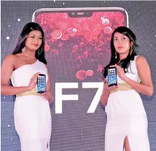  ??  ?? The flagship Oppo ‘selfie expert’ F7 being officially launched