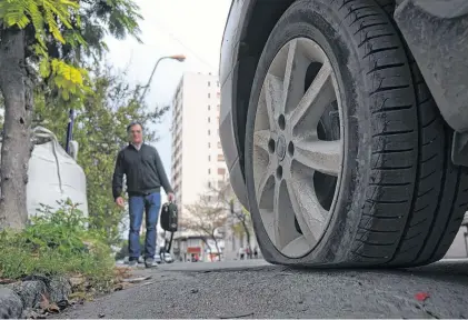  ?? FOTOS: PABLO PRESTI-LA NUEVA. ?? La banda que actuó en los hechos estaría integrada por personas de la ciudad y otras que son ajenas a nuestro medio.