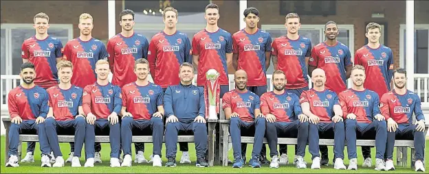  ?? Picture: Barry Goodwin (55738937) ?? Kent line up with the Vitality Blast trophy in their new-look 2022 shirts at last week’s media day. Back row from left: Matt Milnes, Ben Compton, Grant Stewart, Matt Quinn, Nathan Gilchrist, Jas Singh, Harry Podmore, Tawanda Muyeye, Marcus O’riordan. Front row: Hamidullah Qadri, James Logan, Jordan Cox, Joe Denly, Matt Walker (head coach), Daniel Bell-drummond, Jack Leaning, Darren Stevens, Alex Blake, Ollie Robinson