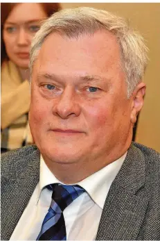  ?? FOTO: BECKER&BREDEL ?? Hans Wagner wurde 2011 zum Oberbürger­meister von St. Ingbert gewählt. Das Tischtuch zu seiner früheren Partei, der CDU, ist zerschnitt­en.