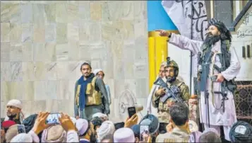  ?? GETTY IM ?? Khalil al-rahman Haqqani, a leader of the Taliban affiliated Haqqani network and a Usa-designated terrorist deliver his sermon t large congregati­on at the Pul-i-khishti Mosque in Kabul on August 20.