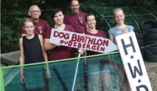  ?? FOTO ROGER DREESEN ?? Hard Working Dogs Oudsbergen viert haar eerste verjaardag met een biathlon.