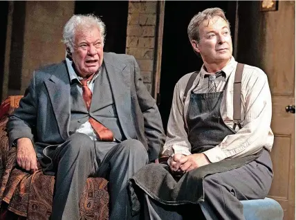  ?? Photo: Alastair Muir ?? Matthew Kelly as ‘Sir’ and Julian Clary as Norman in The Dresser