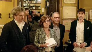  ??  ?? Le Famiglie
Da sinistra, il presidente delle «Famiglie storiche» (già «Famiglie storiche dell’Amarone d’arte») Alberto Zenato, gli ex presidenti Maria Sabrina Tedeschi (2016-19), Sandro Boscaini (2009-13) e l’attuale vicepresid­ente Pierangelo Tommasi