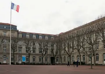  ??  ?? La semaine dernière, le directeur de Sciences Po Lyon, Renaud Payre, a évoqué l’idée de la mise en place d’un numéro vert, local ou national, pour les étudiants victimes de violences sexuelles.