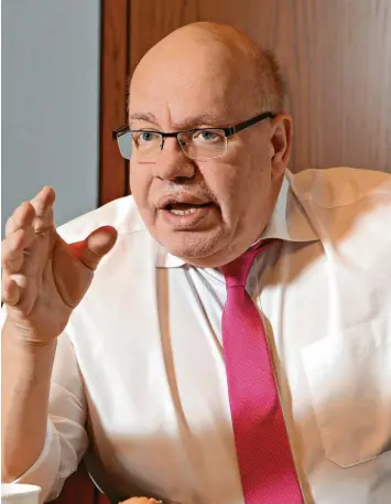  ?? Foto: Imago Images ?? Wirtschaft­sminister Peter Altmaier: „Zu den positiven Erfahrunge­n der Krise gehört für mich, dass plötzlich viele Entscheidu­ngen in dieser Regierung möglich waren, über die wir früher Monate und Jahre diskutiert hätten.“