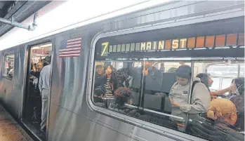  ?? /ARCHIVO ?? Una de las líneas afectadas por el vandalismo reciente es el tren 7. «Tenemos desafíos financiero­s, por lo que es un gran problema para nosotros. También debería ser un gran problema para todos en Nueva York, porque este es su dinero».