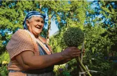  ?? Foto: Felipe Duran Ibanez ?? Eine Frau vom Volk der Mapuche erzählt.