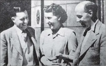  ?? ?? In 1952: Miss Elizabeth McPhail, Lochgilphe­ad, senior medal winner at the Kintyre Mòd, with secretary Donald Ronaldson and president Hector MacNeill.