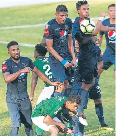  ??  ?? PULSO. Motagua y Marathón empataron 1-1 el 10 de octubre y los verdes buscaban ganar en la mesa los puntos de dicho encuentro.