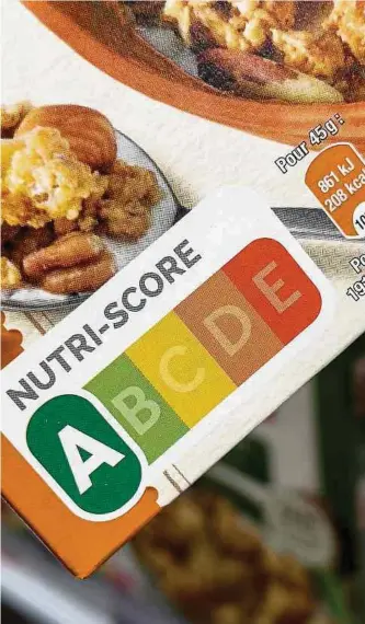  ?? ?? Nicht nur industriel­l hochverarb­eitete Lebensmitt­el sollten mit dem Nutri-Score gekennzeic­hnet werden, sondern auch natürliche­re Produkte, meint der Autor.