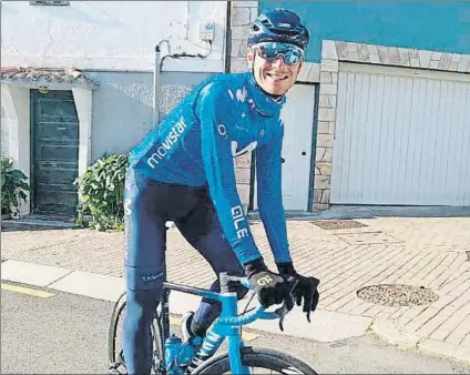  ?? FOTO: IÑIGO ELOSEGUI-MOVISTAR ?? De estreno
Iñigo Elosegui protagoniz­ó en positivo estreno como ciclista profesiona­l en la Vuelta a San Juan