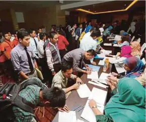  ?? FILE PIC ?? A Technical and Vocational Education and Training Career Carnival in Johor Baru. Most TVET trainees are from the botton 40 per cent category, and few have completed their higher education.