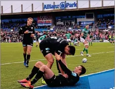  ??  ?? BROTHERLY LOVE: Saracens star Alex Lozowski goes wild after scoring a try against Newcastle at Allianz Park yesterday