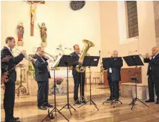  ?? FOTO: ARNO MÖHL ?? Linzgau Brass spielt in der Kirche in Hausen am Andelsbach zugunsten der Orgelrenov­ierung.