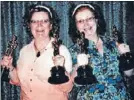  ??  ?? Bling bling: Jane and Lorraine Chadwick got to hold four of Weta Workshops’ Academy Awards during their visit in 2006.