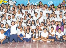  ??  ?? Bienestar de la niñez. Dove Day El Salvador se llevó a cabo con el objetivo de impactar con educación básica sobre autoestima.