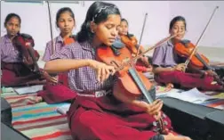  ?? GAYATRI JAYARAMAN/HT PHOTO ?? Violinists at the Telangana Social Welfare Residentia­l Educationa­l Institutio­n.