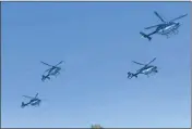  ??  ?? PRUEBAS. La Federal entrena con helicópter­os.