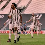  ??  ?? Grinta Juan Cuadrado, 32 anni, autore di una doppietta nella fondamenta­le vittoria della Juve