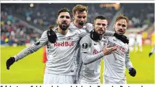  ??  ?? Erfolgstea­m: Salzburg bekam als Lohn das Traumlos Dortmund