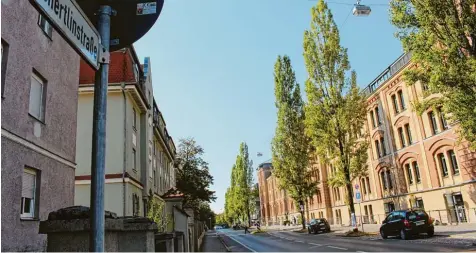  ?? Foto: Fabian Kluge ?? Die Schertlins­traße – rechts das Prinz Karl Palais – muss ab Montag gesperrt werden.