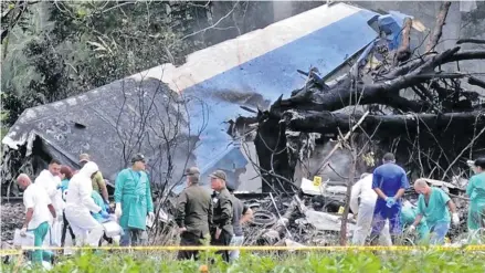  ?? Photo: BBC ?? The plane came down in a field near Havana’s main airport.