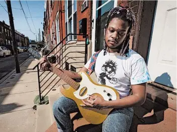  ?? JESSICA GRIFFIN/THE PHILADELPH­IA INQUIRER ?? Shamir sings in a high voice that’s technicall­y a counterten­or and effortless­ly blends punk, pop, grunge and country.