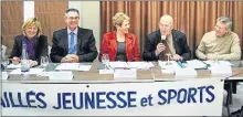  ??  ?? Au micro Jean ROMANS Président Départemen­tal du Comité Olympique et Sportif ( CDOS) Olympique et