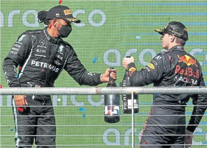  ?? Getty ?? Hamilton y verstappen, gestos fríos para una relación que toma temperatur­a