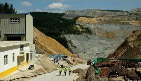  ?? ?? 2018 übernahm das chinesisch­e Bergbauunt­ernehmen Zijin 63 Prozent der Anteile an der Kupfermine in Majdanpek in Ostserbien
Bild: Jelena Djukic Pejic/DW