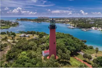  ??  ?? PHOTO: The Jupiter Inlet Lighthouse & Museum is perfect for nature lovers and history buffs alike. William A. Leonard