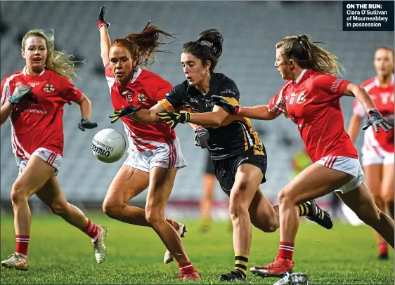  ??  ?? ON THE RUN: Ciara O’Sullivan of Mourneabbe­y in possession