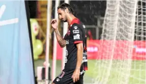  ?? ALONSO TENORIO ?? Bryan Ruiz no reclamó al salir expulsado ante Pérez Zeledón, simplement­e se fue al camerino.