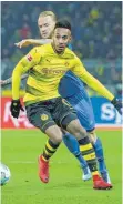  ?? FOTO: DPA ?? Zweikampf – Pierre-Emerick Aubameyang (vorn) und Kevin Vogt.