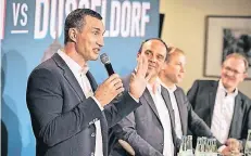  ?? RP-FOTO: RALPH MATZERATH ?? Wladimir Klitschko (v.l.) traf sich mit Hagen Rickmann und den IHK-Chefs Ulf Reichardt (Köln) und Gregor Berghausen vorab in Monheim.