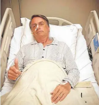  ?? // AFP ?? Bolsonaro fue hospitaliz­ado ayer por una posible obstrucció­n intestinal