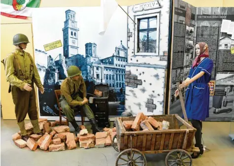  ?? Fotos: Silvio Wyszengrad ?? Wie sehr die Amerikaner Augsburg nach dem Zweiten Weltkrieg geprägt haben, zeigt demnächst eine Schau im neuen Amerika-Haus in Halle 116.