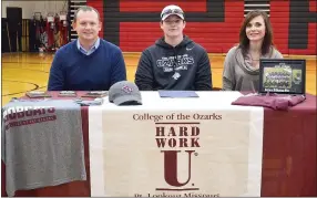  ??  ?? Chandler Tidwell signed to play golf for College of the Ozarks in Point Lookout, Mo. He is the son of Brian and Jennifer Tidwell.