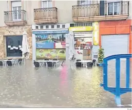  ?? D.A. ?? Habituales inundacion­es en los locales de la carretera de Ronda, en Vera.